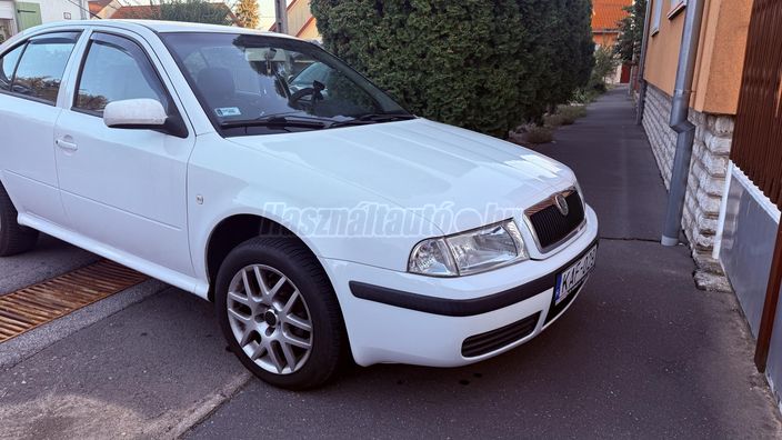 SKODA OCTAVIA 1.6 Tour