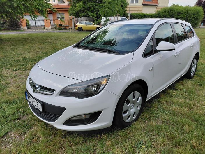OPEL ASTRA J Sports Tourer 1.6 Enjoy