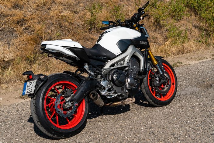 YAMAHA MT-09