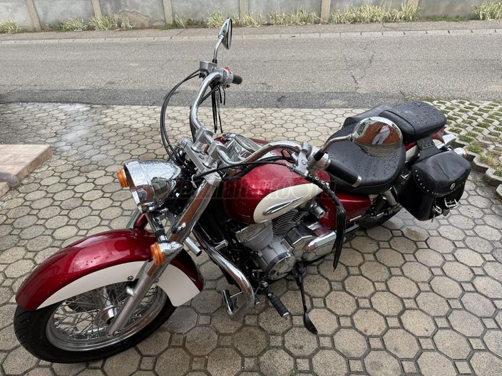 HONDA VT 750