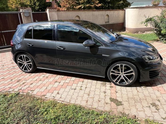 VOLKSWAGEN GOLF VII