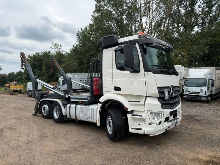 MERCEDES-BENZ AROCS 2542 6X2 KÉTKAROS KONTÉNERES