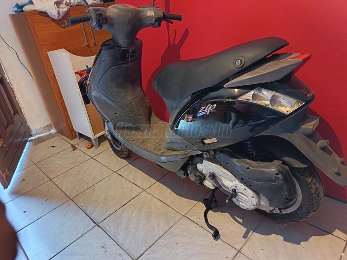 PIAGGIO ZIP 4