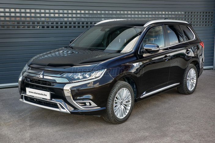 MITSUBISHI OUTLANDER 2.4 PHEV Instyle Premium 4WD CVT