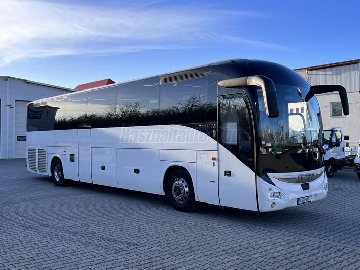 IVECO MAGELYS PRO 55 fős turistabusz