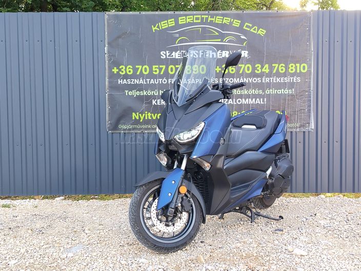 YAMAHA X-MAX 400