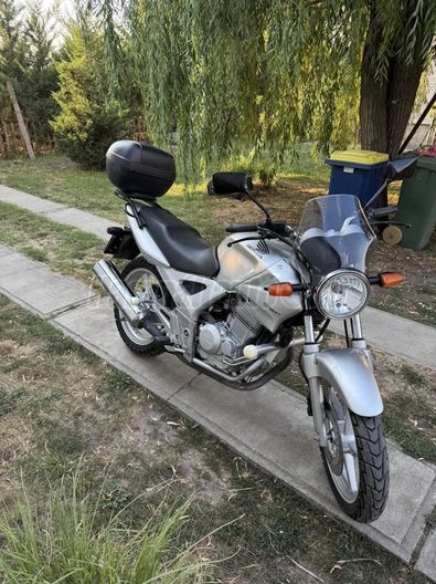 HONDA CBF 250