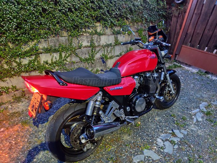 YAMAHA XJR 1200