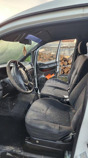 HYUNDAI H-1 Standard Van Long (6 személyes )