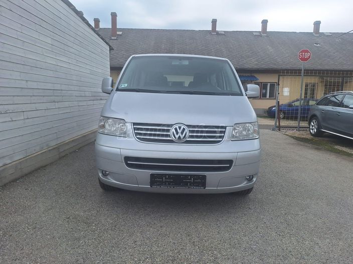 VOLKSWAGEN MULTIVAN