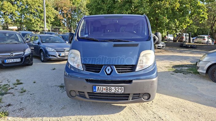 RENAULT TRAFIC