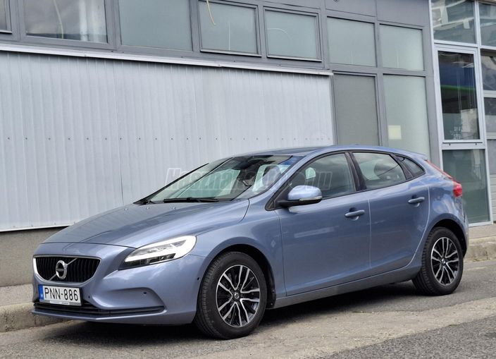 VOLVO V40 2.0 D [D2] Momentum Geartronic