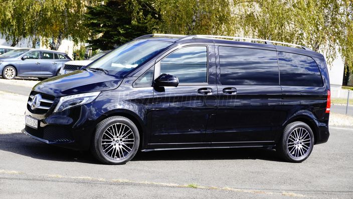 MERCEDES-BENZ V-OSZTÁLY V 220 BlueTec d Avantgarde E (Automata)