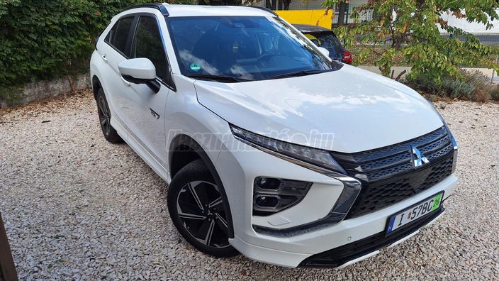 MITSUBISHI ECLIPSE CROSS 2.4 PHEV Intense Safety Navi 4WD CVT