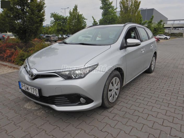 TOYOTA AURIS Touring Sports 1.33 Live