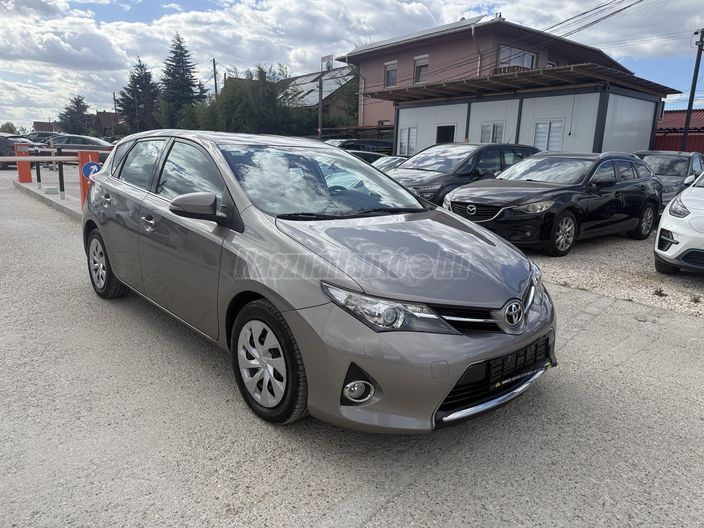 TOYOTA AURIS 1.6 Style (Automata)