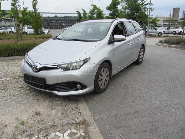 TOYOTA AURIS Touring Sports 1.33 Live