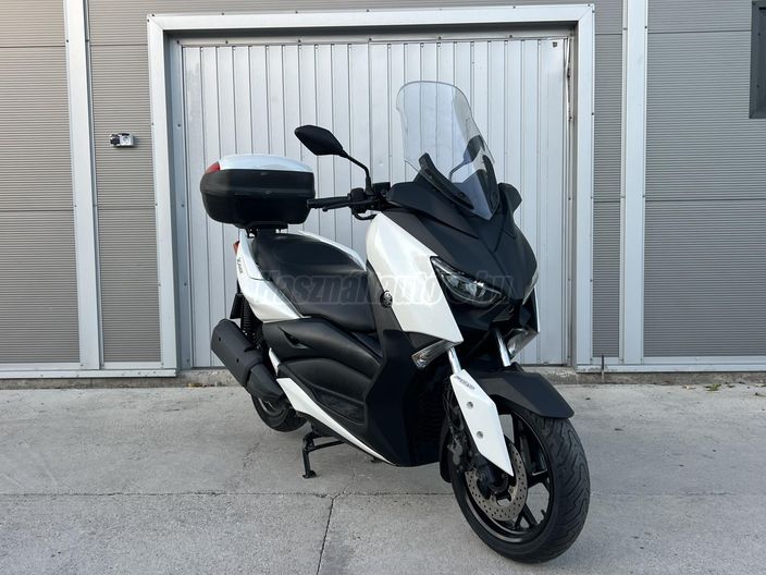 YAMAHA X-MAX 300