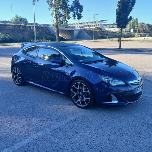 OPEL ASTRA J GTC 2.0 T Start-Stop OPC