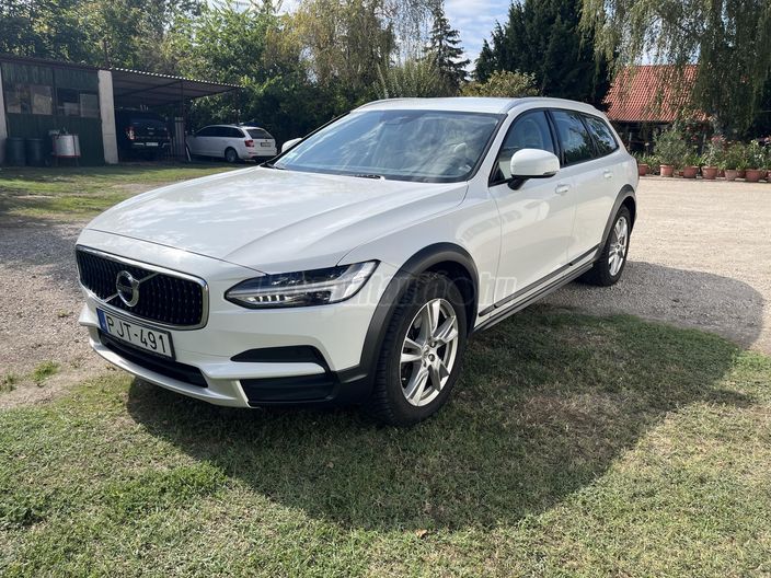 VOLVO V90 2.0 D [D4] Momentum