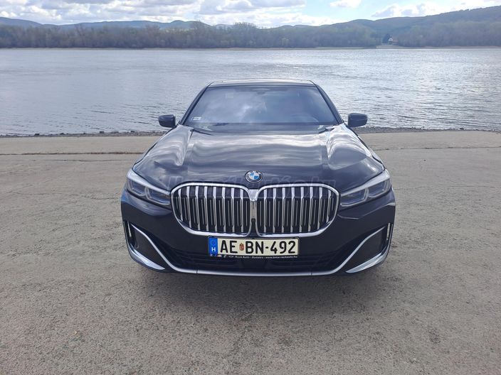 BMW 750 750i xDrive (Automata)