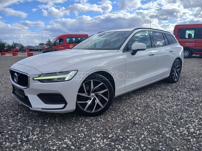 VOLVO V60 2.0 [T4] Momentum Geartronic