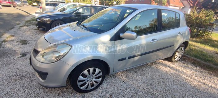 RENAULT CLIO 1.2 16V Authentique