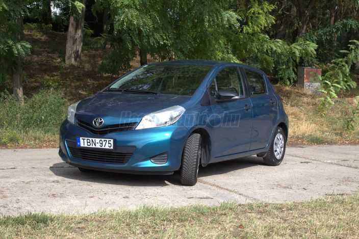 TOYOTA YARIS 1.0 Active