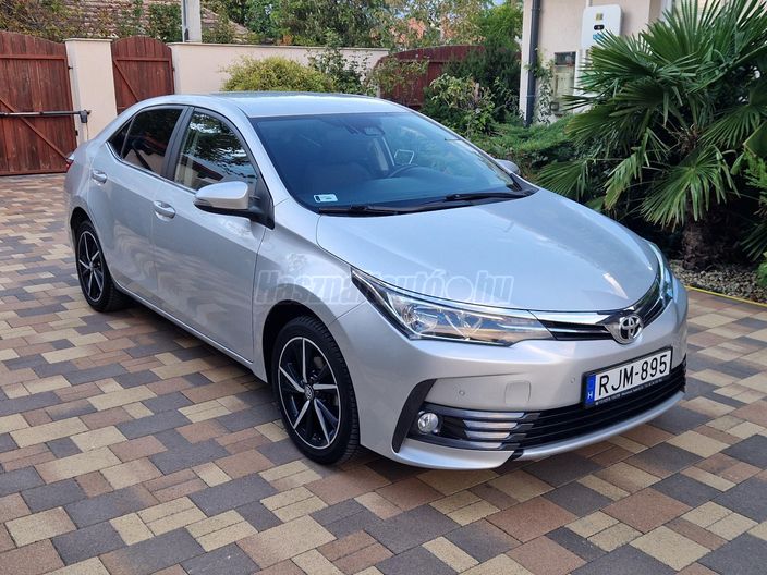 TOYOTA COROLLA Sedan 1.6 Active Comfort 50th Anniversary
