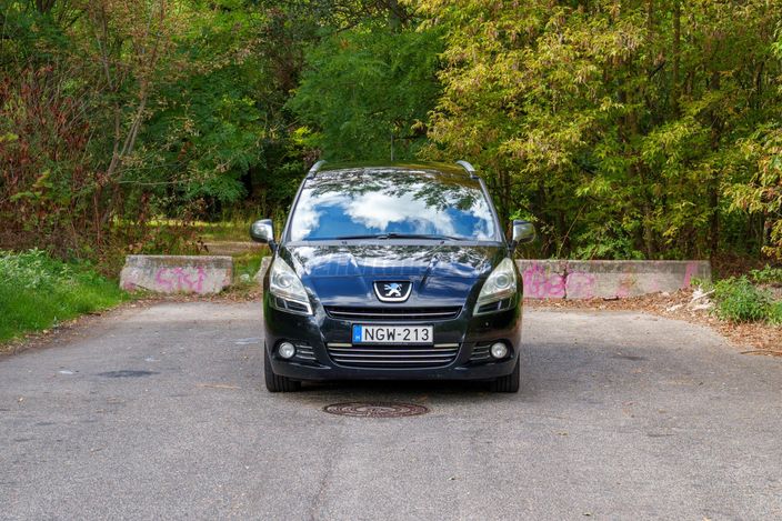 PEUGEOT 5008 2.0 HDi Allure (Automata)