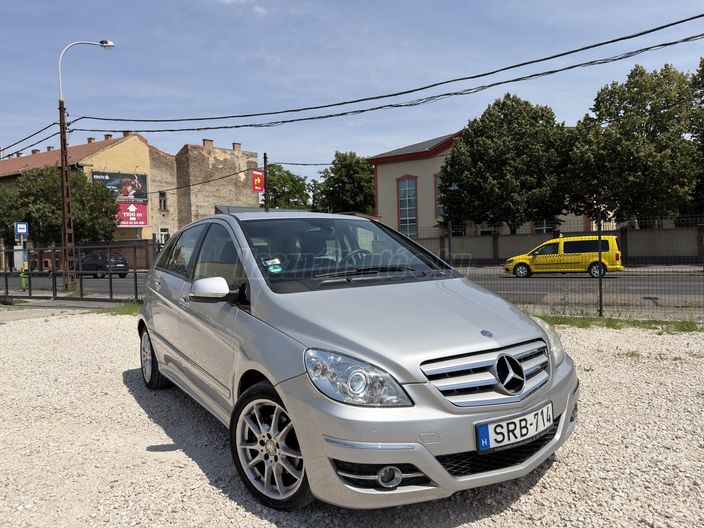 MERCEDES-BENZ B 200