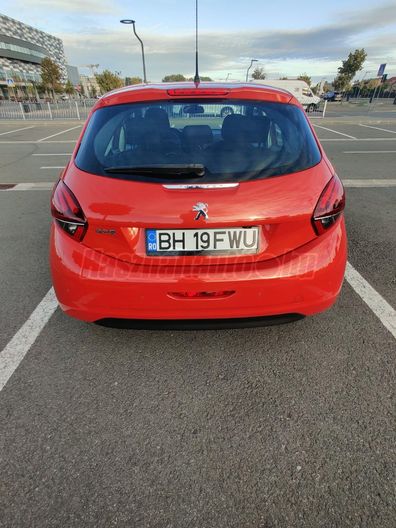 PEUGEOT 208 1.2 PureTech Allure