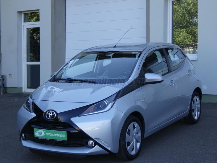 TOYOTA AYGO 1.0 x-cool