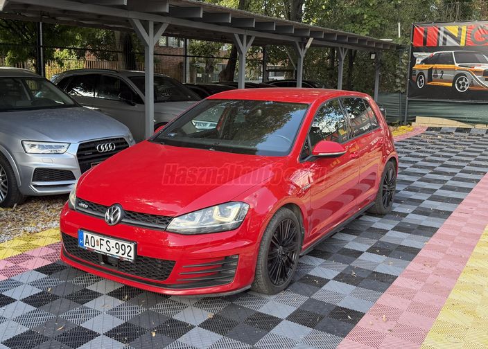 VOLKSWAGEN GOLF VII