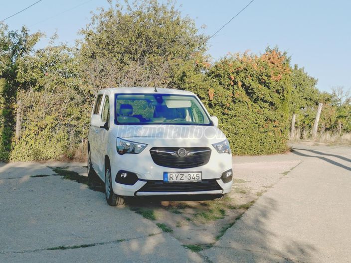 OPEL COMBO Life 1.2 T Enjoy (7 személyes )