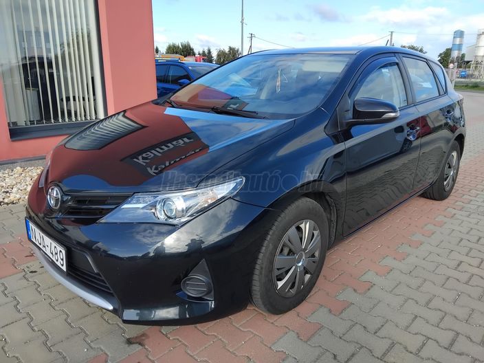 TOYOTA AURIS 1.4 D-4D Live