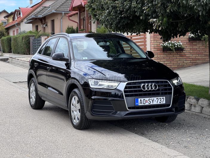AUDI Q3 2.0 TDI Basis