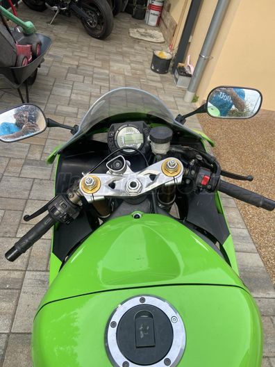 KAWASAKI ZX-6R (NINJA)