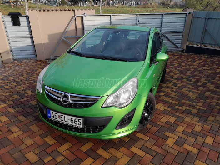 OPEL CORSA D 1.4 Sport
