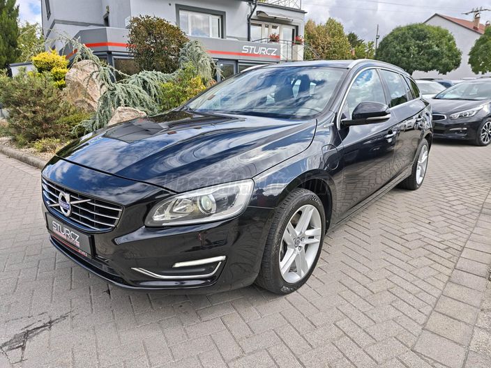 VOLVO V60 2.4 D [D6] PHEV AWD Summum Geartronic