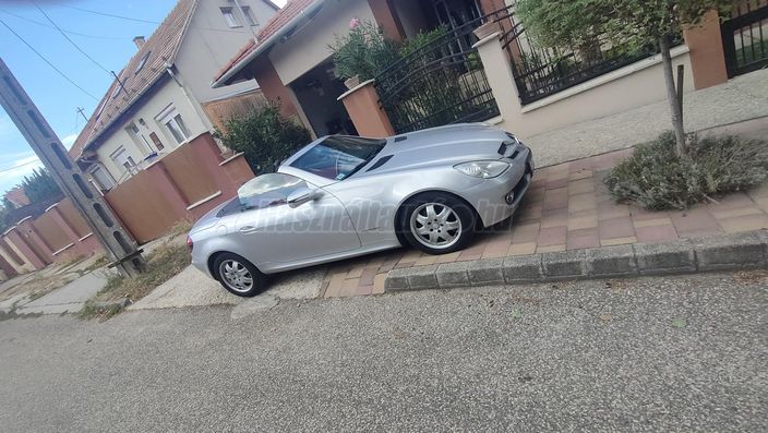 MERCEDES-BENZ SLK 200