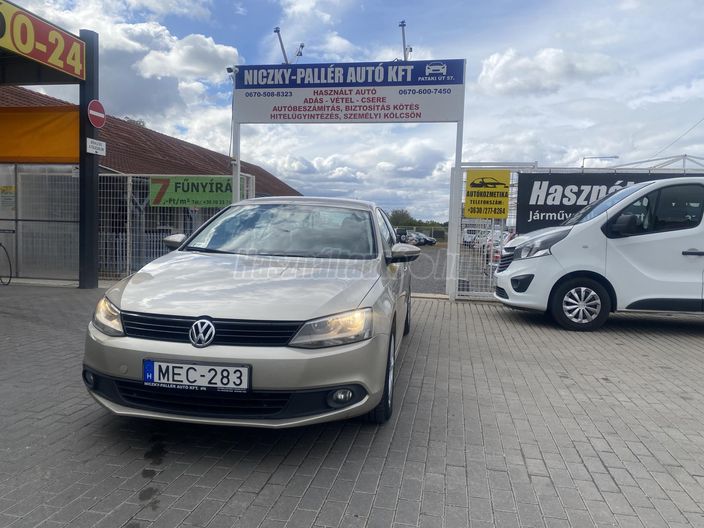 VOLKSWAGEN JETTA 1.6 CR TDI Comfortline