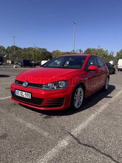 VOLKSWAGEN GOLF VII