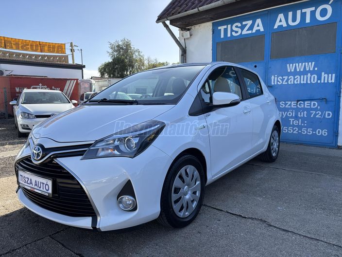 TOYOTA YARIS 1.5 HSD Live (Automata)