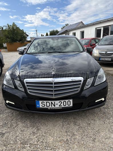 MERCEDES-BENZ E 200 CGI BlueEFFICIENCY Classic (Automata)
