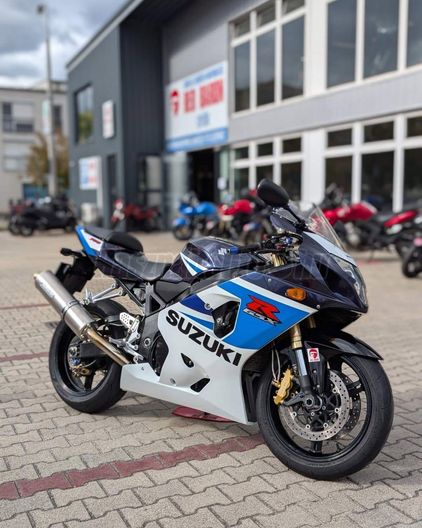 SUZUKI GSX-R 750