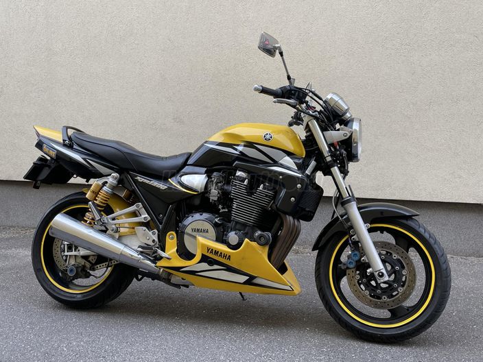 YAMAHA XJR 1300