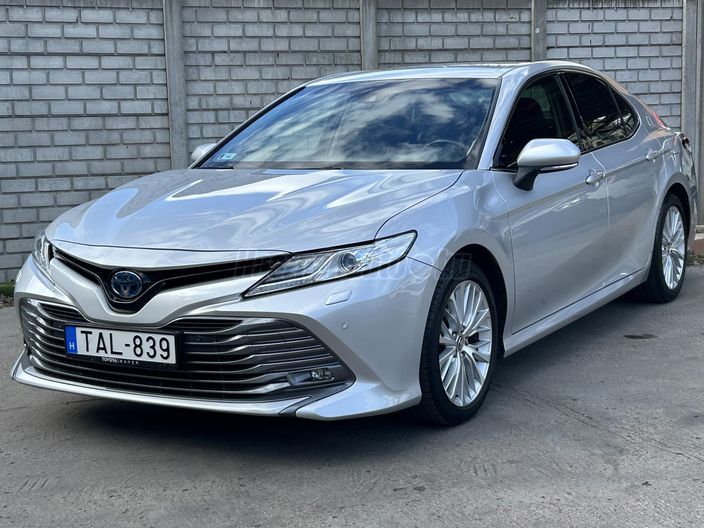 TOYOTA CAMRY 2.5 Hybrid Executive VIP CVT