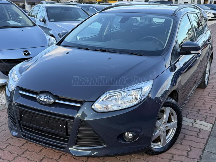 FORD FOCUS 1.6 Ti-VCT Champions