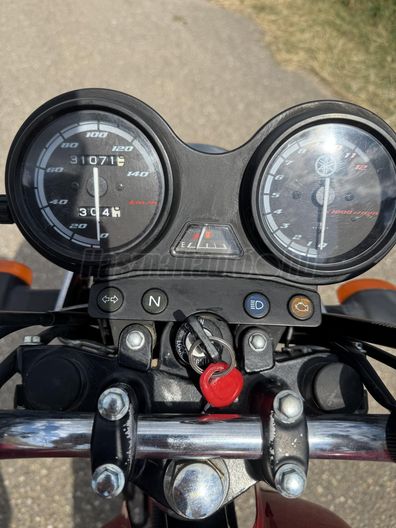 YAMAHA YBR 125